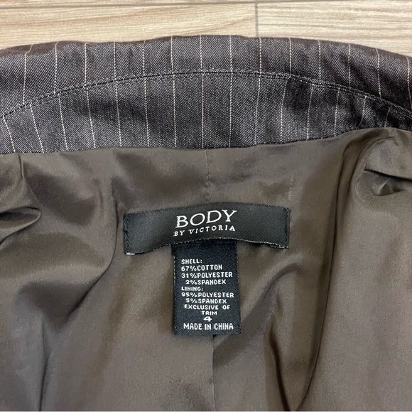 Victoria’s Secret Body by Victoria Gray Pinstripe 3 Button Structured Blazer - Picture 5 of 11